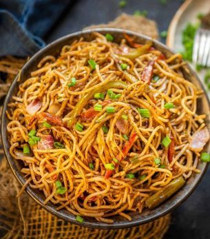 veg hakka noodles